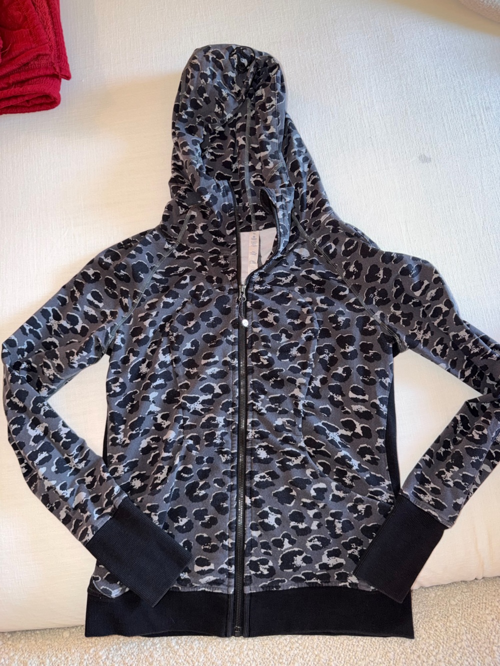 Women’s Lululemon Grey Leopard Print Zip-Up Jacket